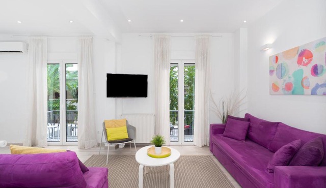 Spacious Modern Apartment in Athens near Metro