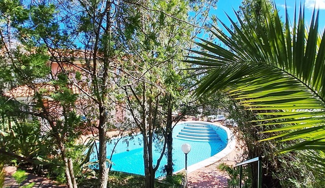 Spacious villa with pool, sleeps 10, at the foot of Mount Etna, 20 km from Catania