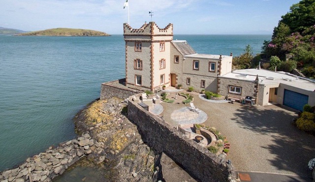Spectacular Luxury Cliff Top Tower with Sea Pool Pass The Keys