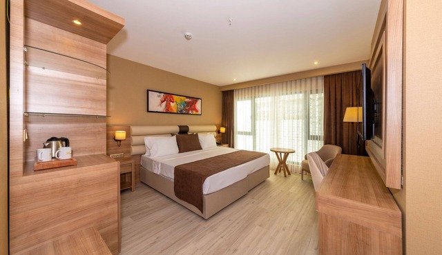 STANDARD ROOM AT 38 HOTEL