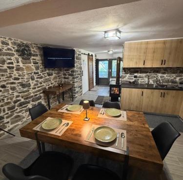 Stone house seta