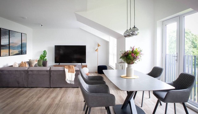 Stunning 2 bed Penthouse Apartment at Loch Lomond