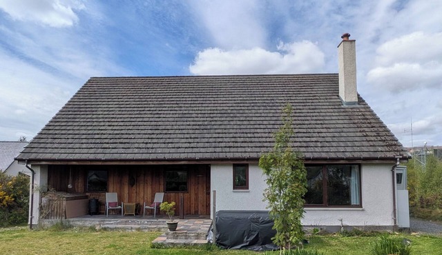 Stunning modern spacious 2 bedroom cottage in heart of the highlands - Loch Ness