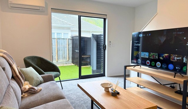 Stylish Townhouse for Families & Groups