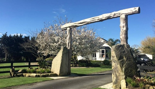 Suite Accommodation with Garden Views near Waikato River in New Zealand