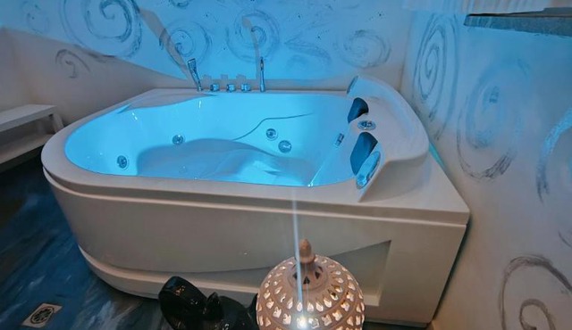 Suite Capurso Bari jacuzzi e parking
