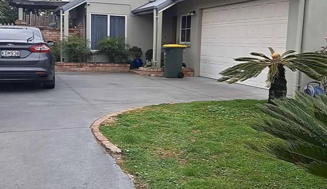 Sunny 4 bedrooms house with Free Wi-Fi