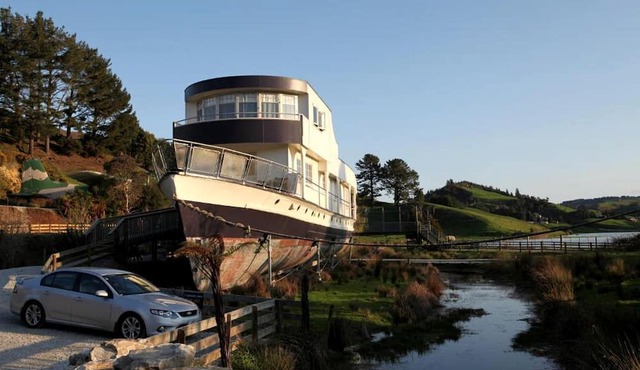 Superb Glamping Accommodation on a Historic Ship in the Waikato Region, North Island