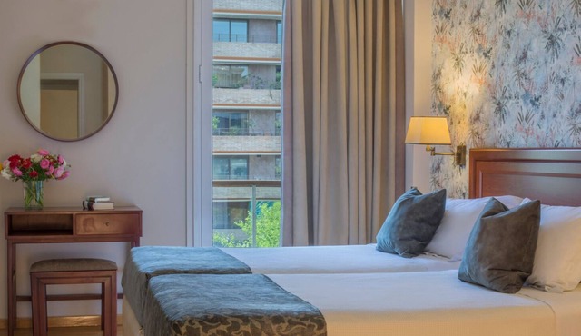 Superb serviced flat for 2 in the heart of Athens with view