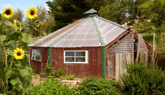 Superb Yurt Rental in Eco-Friendly Yoga Retreat near Takaka, South Island