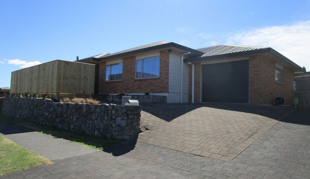 Taupo Delight Walking distance To The Lake & Town