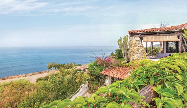 This lovely vacation home is located in one of the largest residential complexes of the beautiful 'C