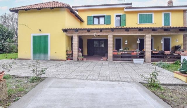 This spacious and well distributed vacation apartment offers you and your family a view of the Tyrrh