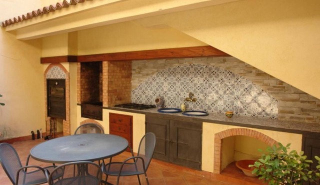 Three rooms furnished and air-conditioned with a garden and terrace