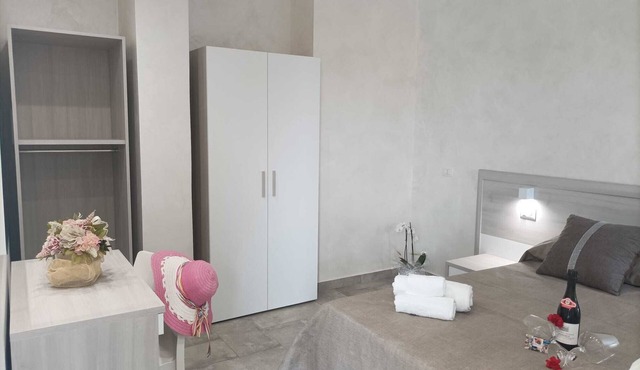 Tropea elegant two-room apartment 2/4 people with POOL a few steps from the SEA