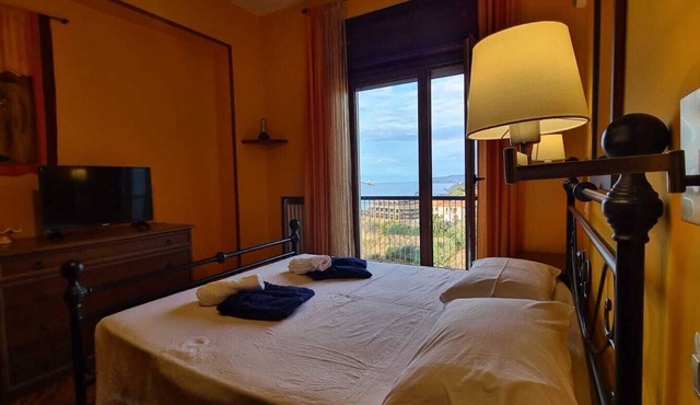 Tropea Holiday Home : amazing terrace view and Parcking