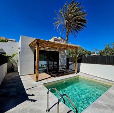 Tropical Suites With Private Plunge Pools