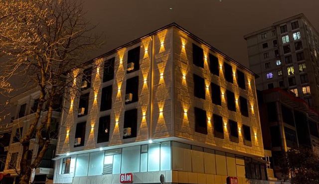 Twelve Diamond Hotel12