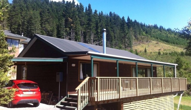 Ultimate Alpine Escape - cosy 3 bedroom home with stunning mountain views
