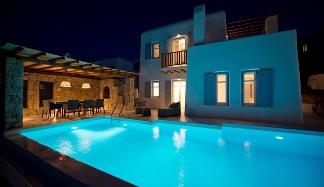 Upper Class Villa on Shoreline with Swimming Pool