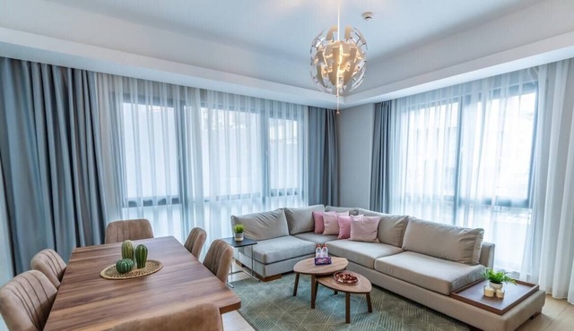 Upscale Comfort: Luxurious 2BR Apt