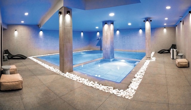 UrbanBay Hotel & Spa