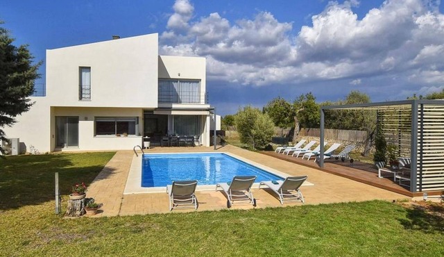 Vacation home Caleu by Interhome