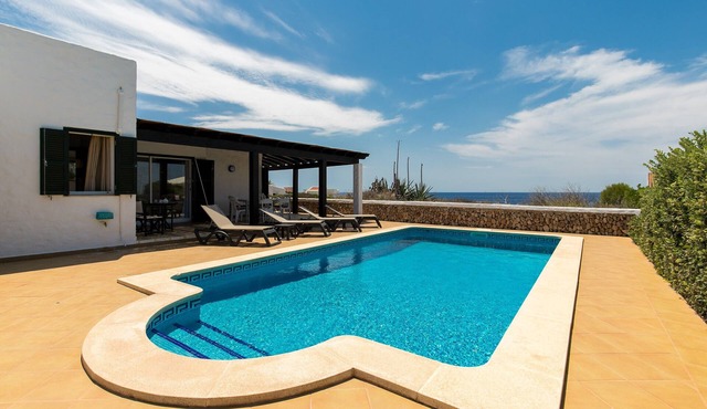 Vacation Home "Pura Vida" with Sea View, Private Heated Pool and Wi-Fi