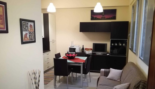 Via Dogali center two-room apartment in Piazza Cairoli