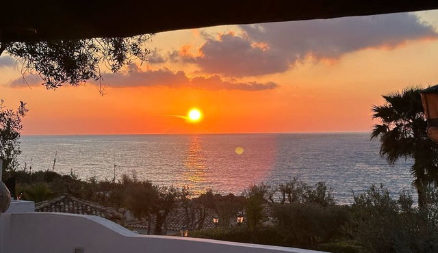 Villa 'Edith' with Sea View, Shared Pool, and Air Conditioning