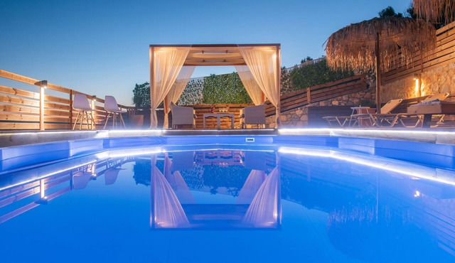 Villa Elisavet, a traditional retreat with pool