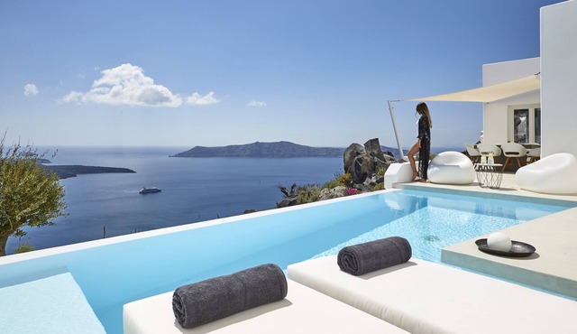 Villa Etheras in Santorini