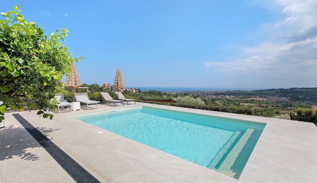 Villa 'Found House - Sea & Etna View' with Sea View, Wi-Fi and Air Conditioning