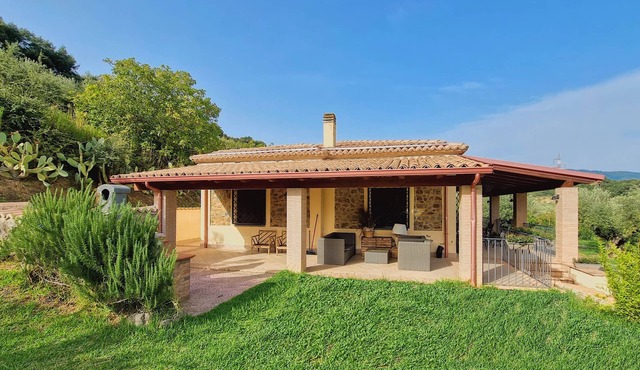 [VILLA] in 8 ettari di campagna, a 20' dal mare