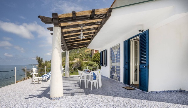 Villa 'Delfino Blu' close to the Sea with Sea View, Garden, Terrace & Wi-Fi
