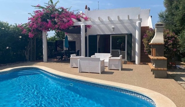 Villa Izabella, Cala en Porter