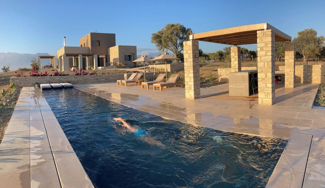 Villa Landolfi, a panoramic view between sea and mountains in the peace and quiet of olive groves!