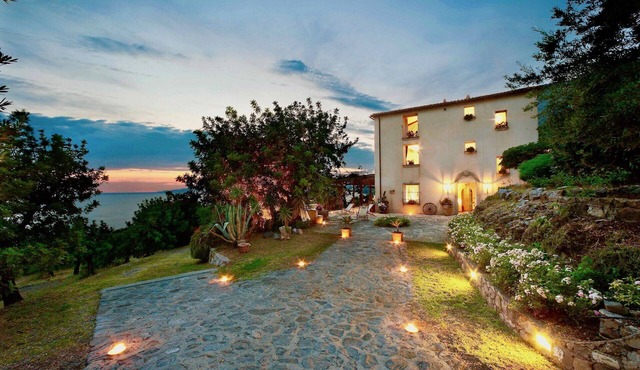 VILLA MARATEA - Six Bedroom Villa, Sleeps 12