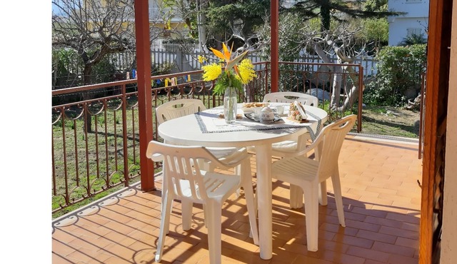 Villa Nicole: Bright Apartment