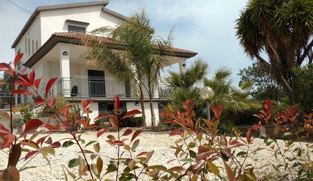 Villa on two levels, "Sicana" countryside