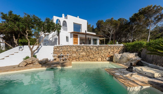 Villa "Sunset View" with Private Pool, Private Terraces & Large Garden