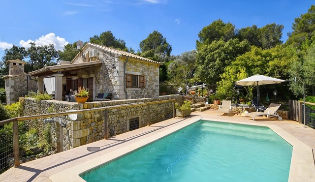 Villa 'Sa Garriga De Can Barratot' with Mountain View, Wi-Fi and Air Conditioning