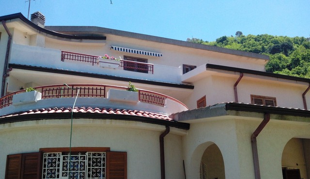 Villa surrounded by the green Costa degli Dei between Pizzo and Tropea