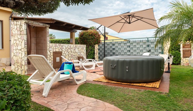Villa Tiffany with Private Terrace, Wi-Fi, Air Conditioning, and Garden View