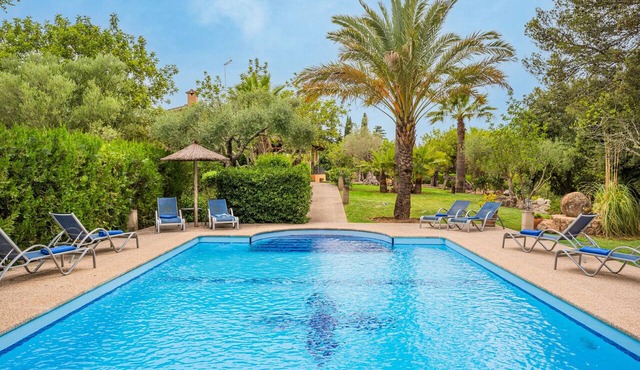 Villa Tramuntana: Large Pool, 4 Bedrooms, 15 Minutes from Puerto Pollensa Beach