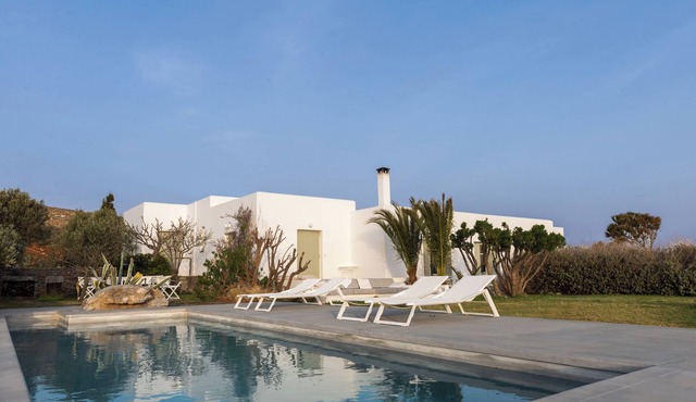 VILLA WITH FANTASTIC 5-BEDROOM VIEW WITH POOL AND YOGA SPACE