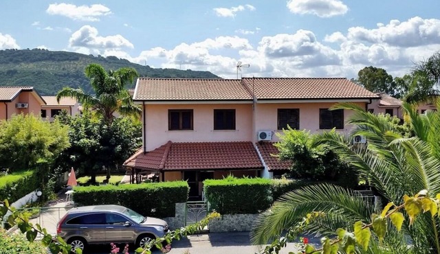 Villa with garden - Porto Ada Pizzo -