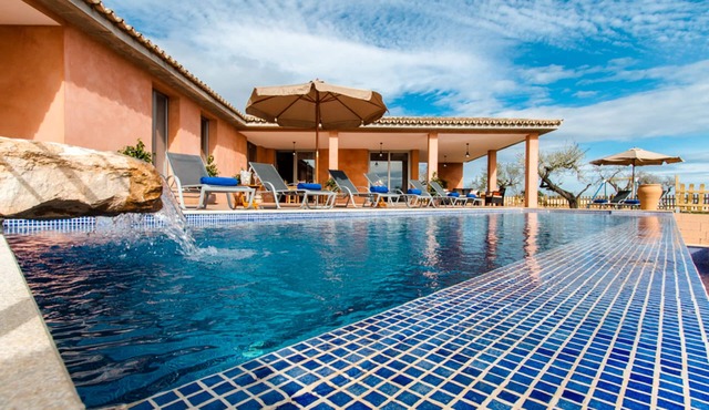 Villa with pool just 25 min drive from the Alcudia and Pollensa beaches