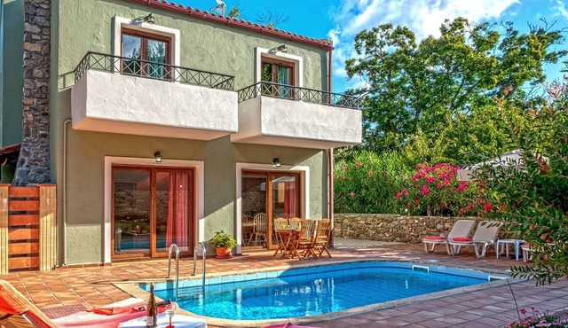 Villa with prvt pool & Jacuzzi near Elafonissos
