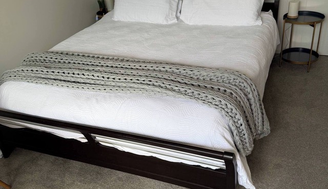 Walk‑to‑Town, Self-Contained Studio Guest Suite